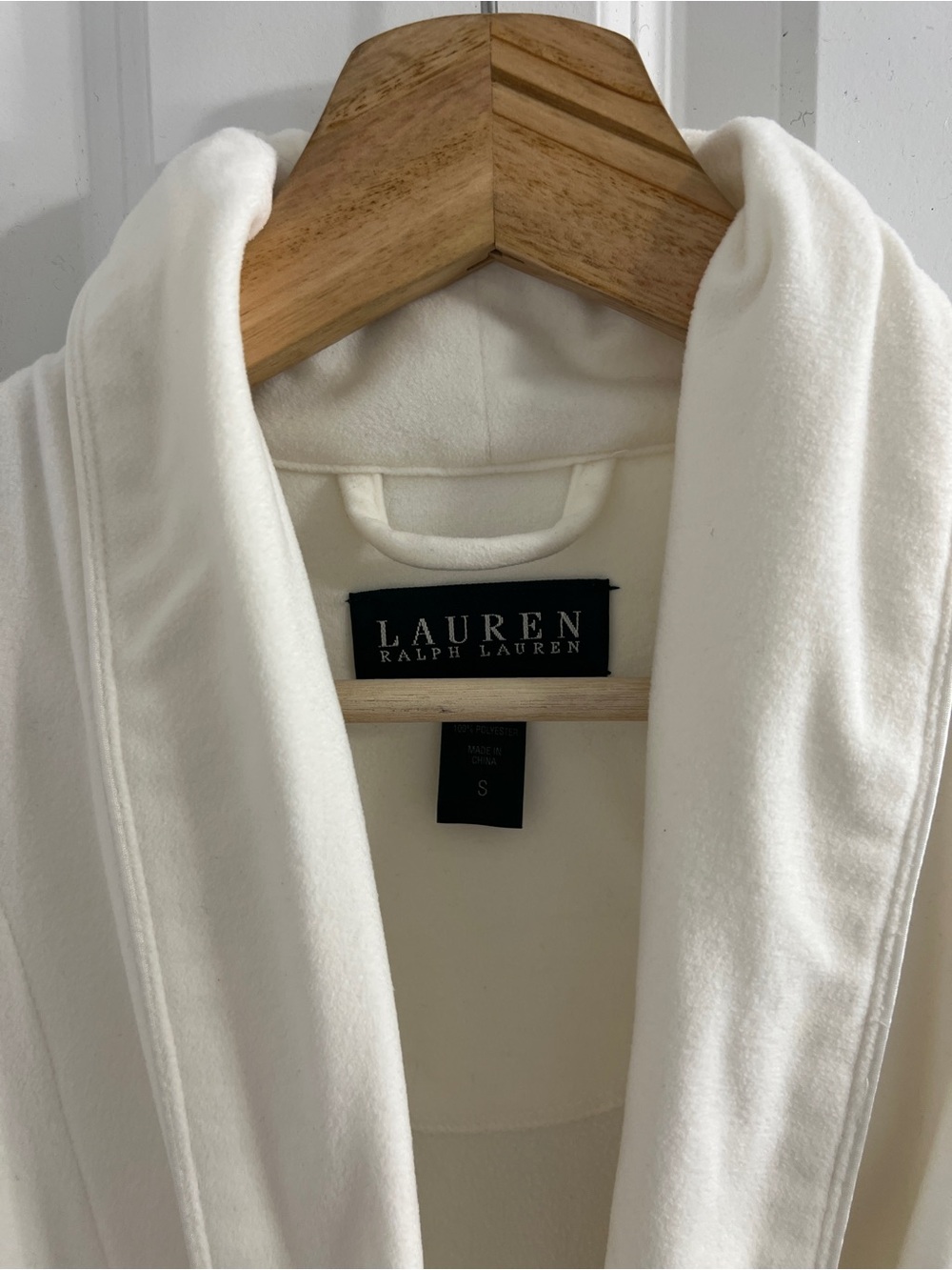 Lauren Ralph Lauren Cream Shawl-Collar Robe - Small- Classic Luxury - Picture 4 of 14